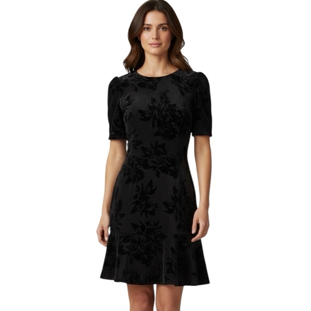 NWT AQUA Black Velvet Floral Embossed Short Sleeve Cocktail Dress Size Medium - Picture 2 of 5